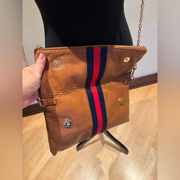 Clutch with removable chain. Brand New - Picture 2 of 3